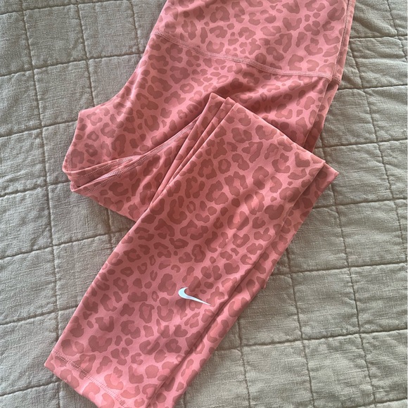 XL Dri-Fit Nike Leggings - Picture 3 of 5